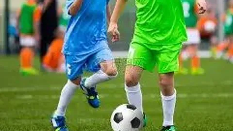 金莎随母姓引争议，张绍刚直言场面尴尬